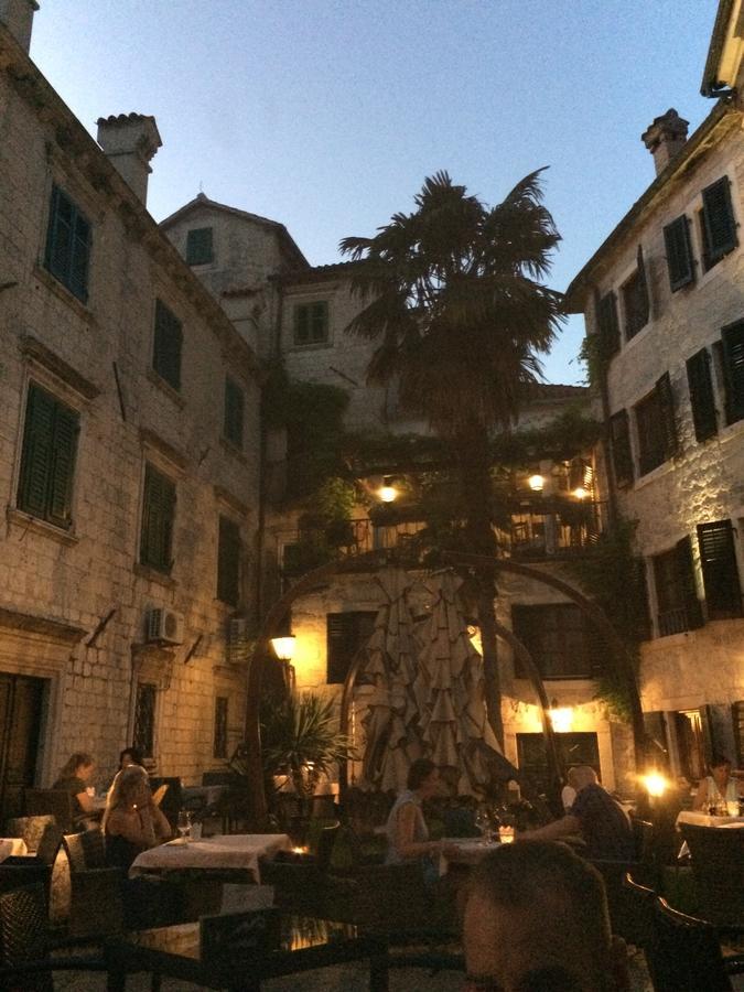 Апартаменты Chic & Stylish With Seaview-Terrace - Kotor Indah Экстерьер фото
